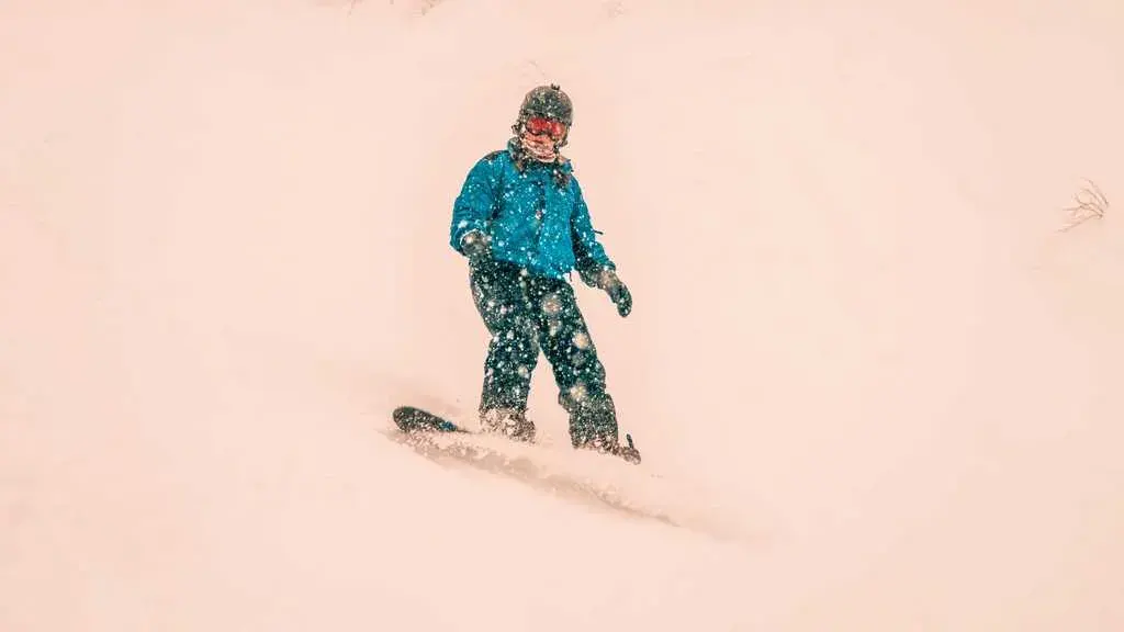 snowboard-intro-for-noobie-sliding